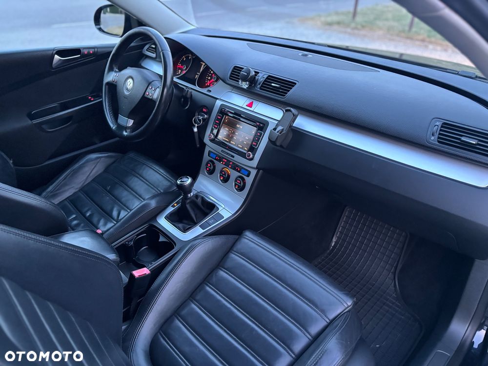 Volkswagen Passat - 12