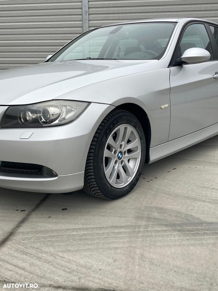 BMW Seria 3 318i - 3