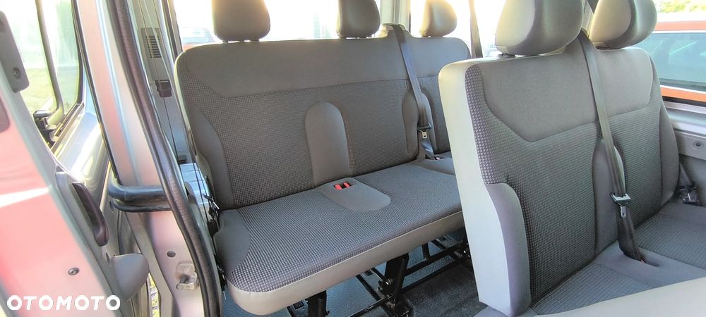 Opel Vivaro L2H1 2.9t - 15