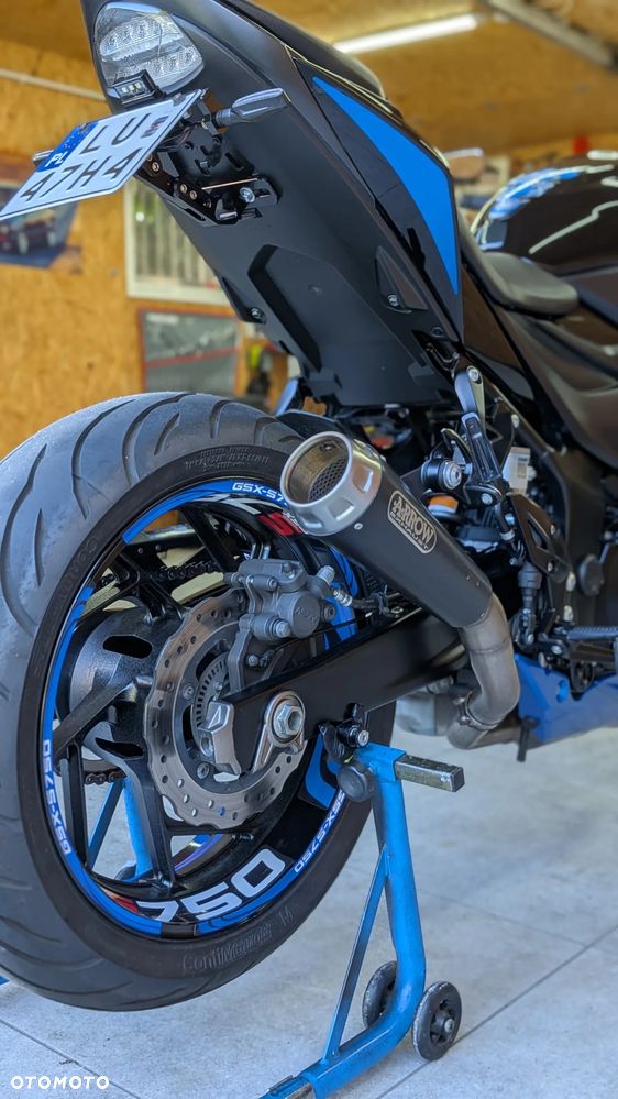 Suzuki GSX - 9