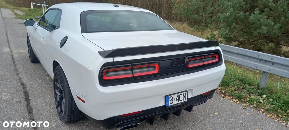 Dodge Challenger 5.7 R/T - 8