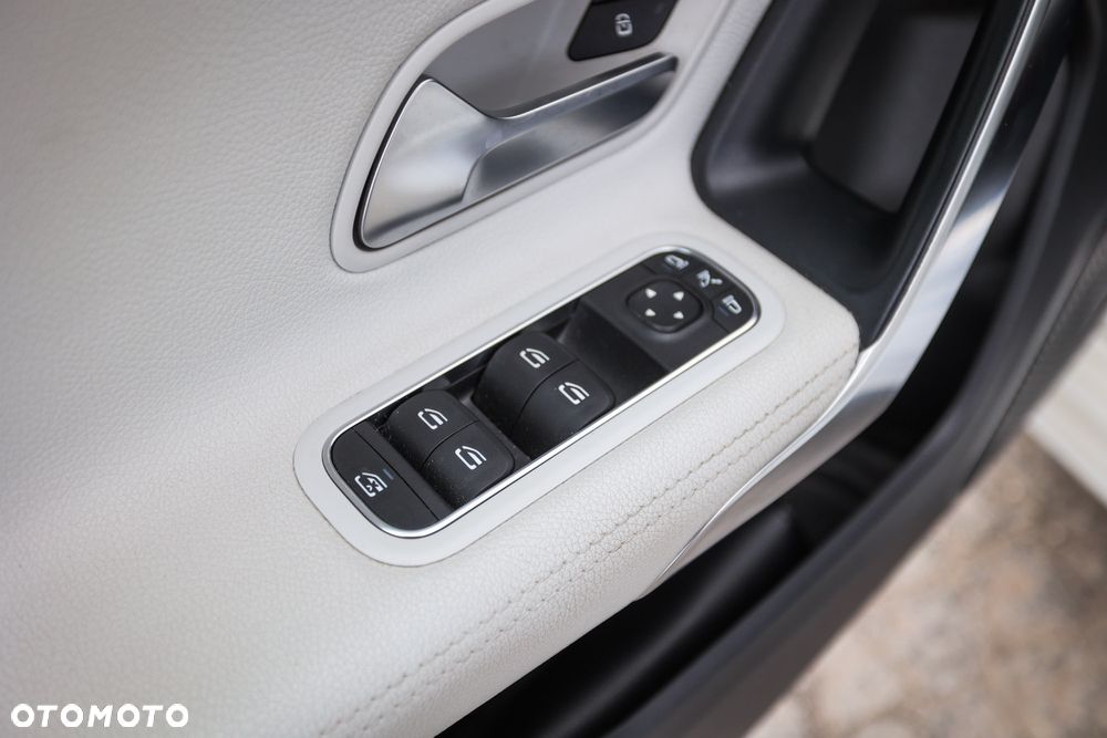 Mercedes-Benz Klasa A 250 AMG Line 7G-DCT - 30