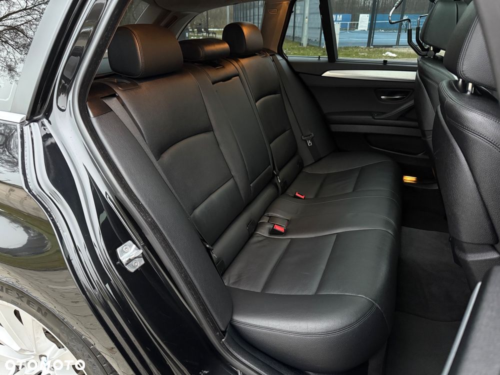 BMW Seria 5 525d Luxury Line - 15