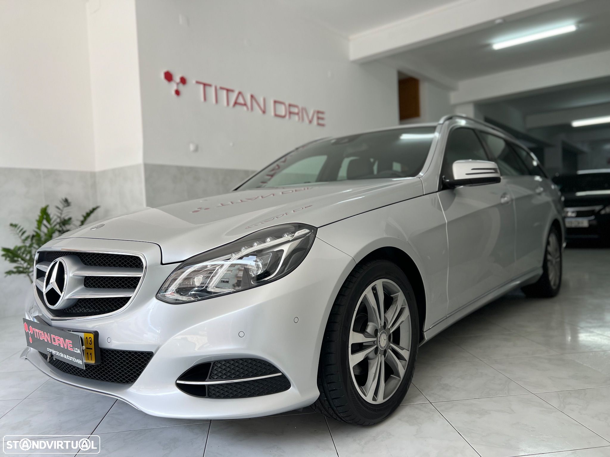 Mercedes-Benz E 220 CDi Avantgarde BlueEfficiency Auto - 1