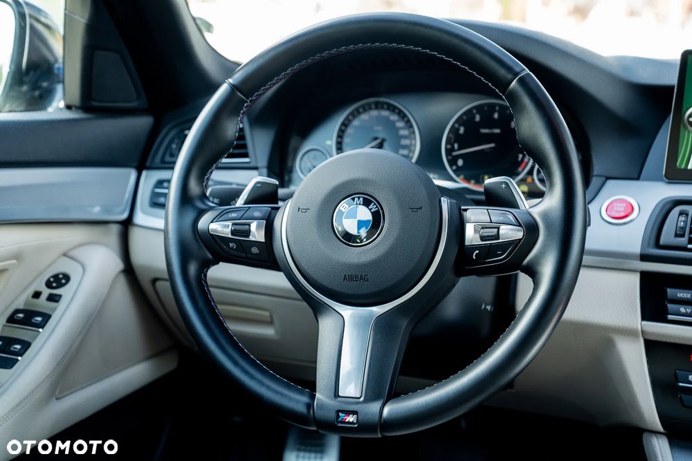 BMW Seria 5 528i Sport-Aut - 26