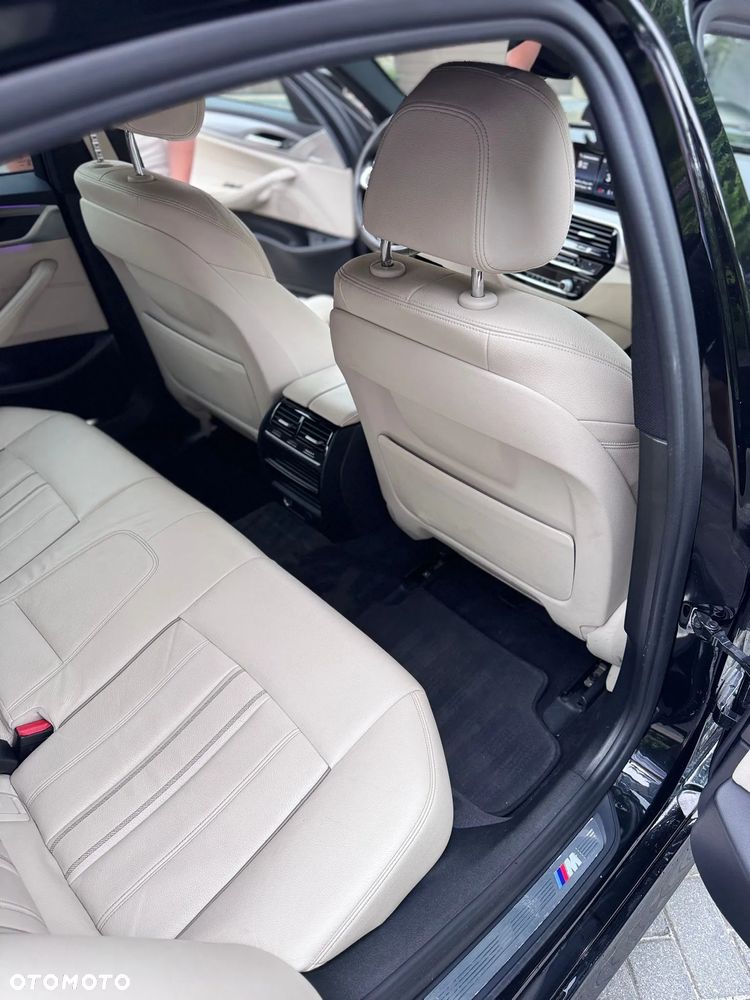 BMW Seria 5 520d xDrive - 13