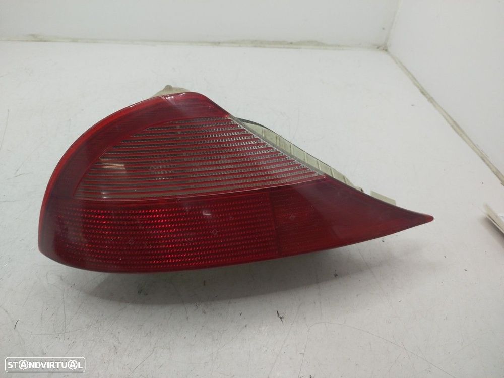 Farolim Stop Esq Lancia Y (840_) - 2