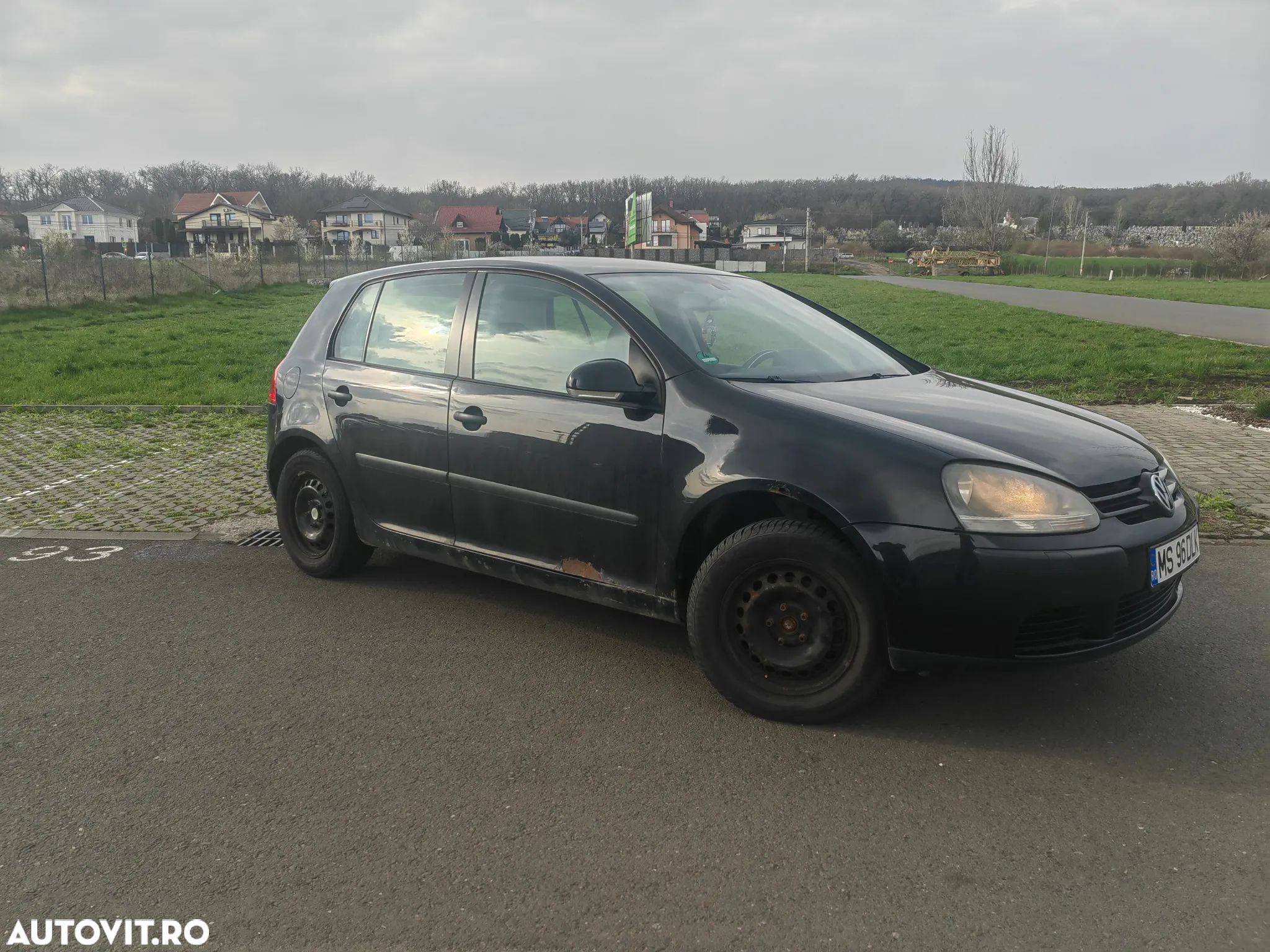 Volkswagen Golf - 1