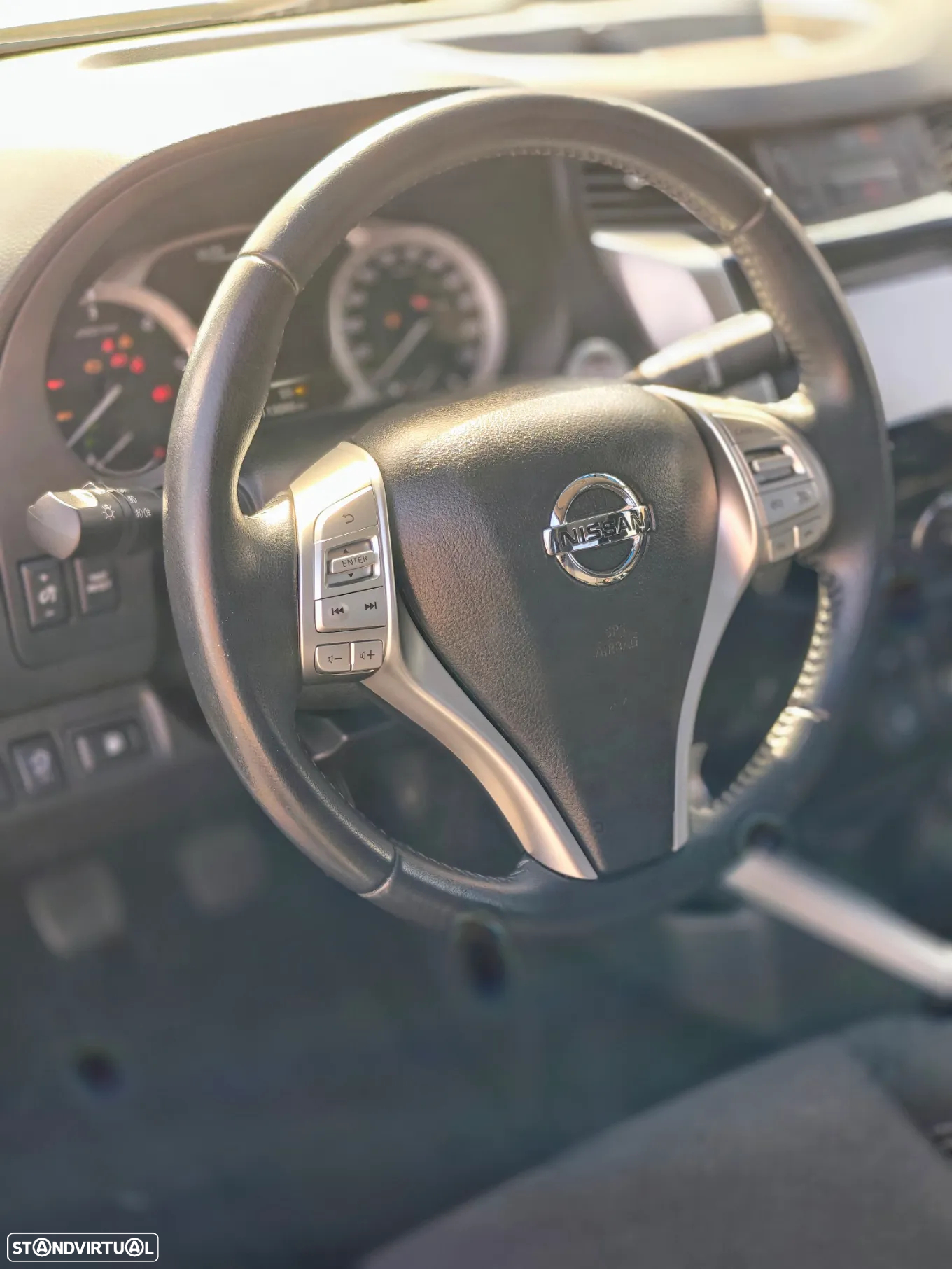 Nissan Navara 2.3 dCi CD 4WD N-Connecta Nav - 8