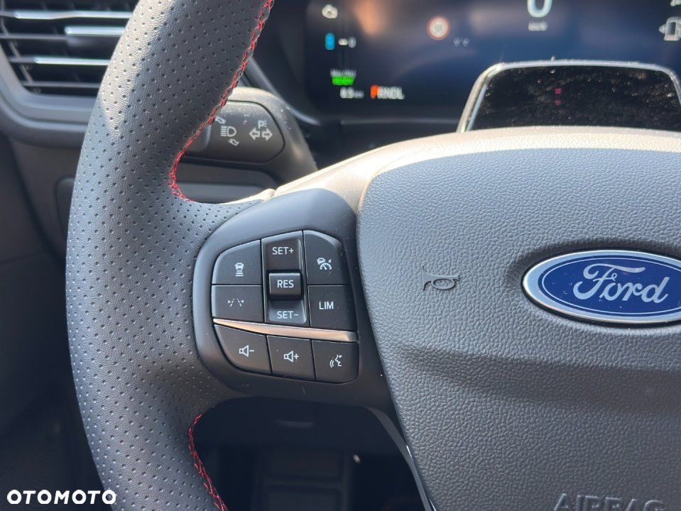 Ford Kuga - 16