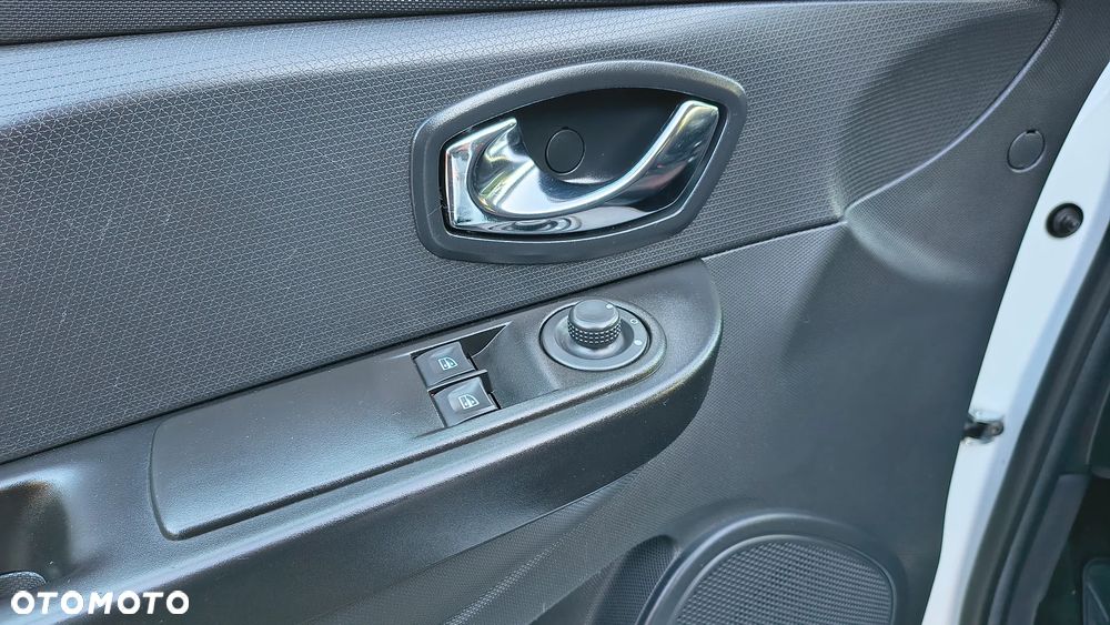 Renault Clio - 19