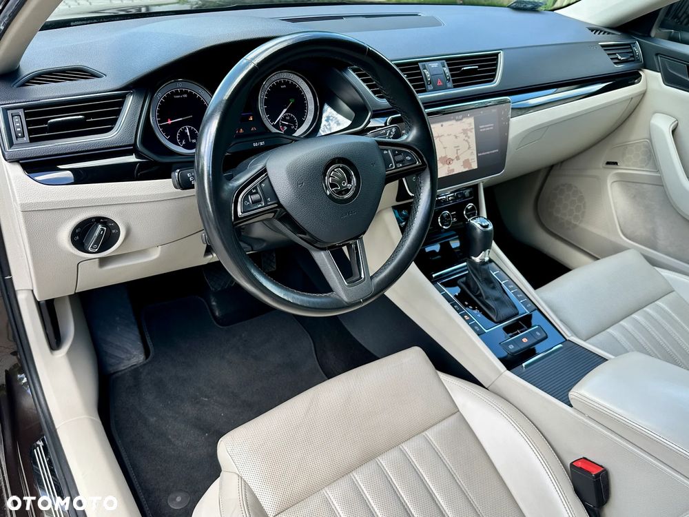 Skoda Superb 2.0 TDI SCR 4x4 L&K DSG - 3