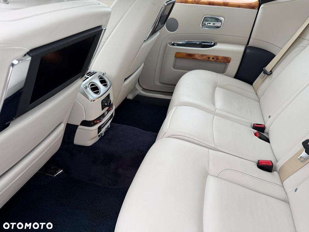 Rolls-Royce Ghost Standard - 16
