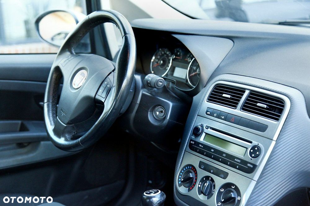 Fiat Punto 1.4 Young - 13