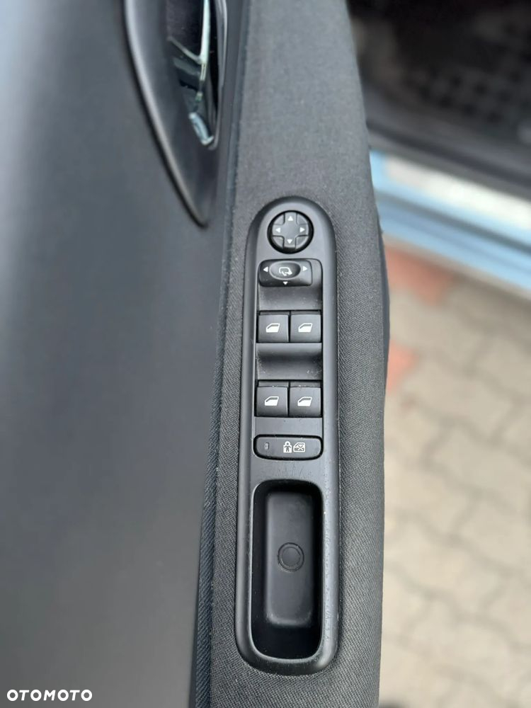 Peugeot 3008 2.0 HYbrid4 - 23