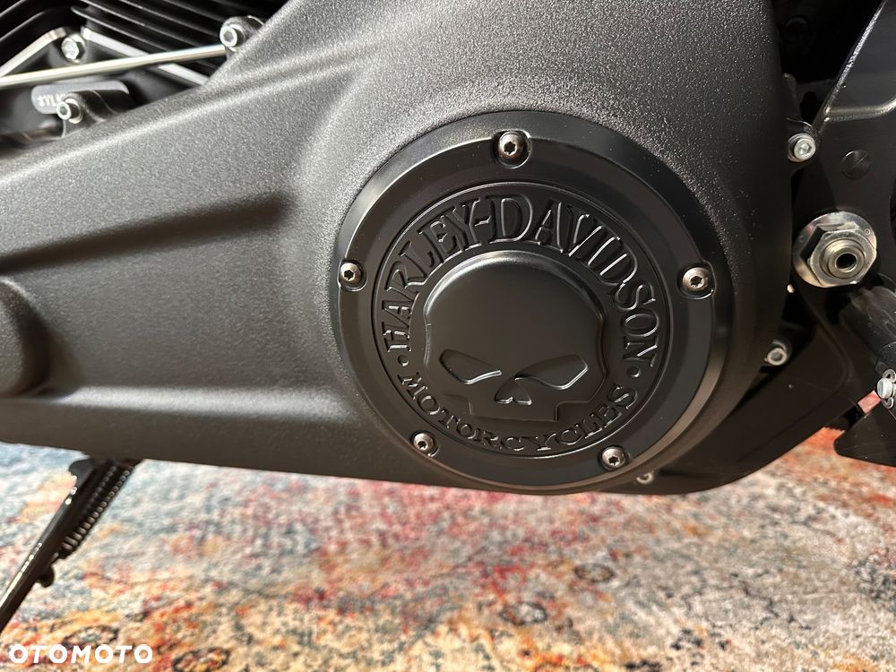 Harley-Davidson Softail Fat Bob - 16