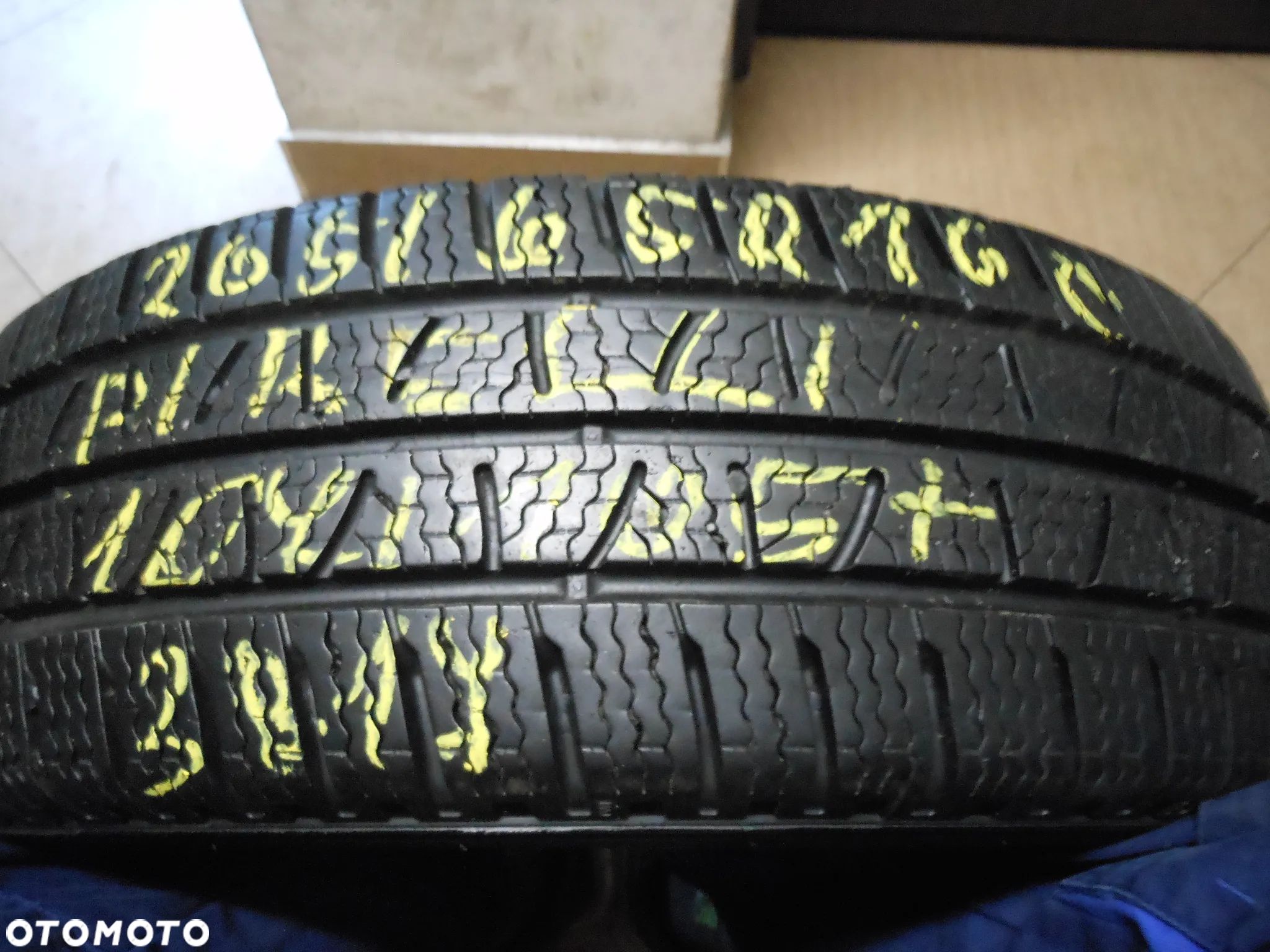 Opona pojedyńcza 205/65r16c pirelli carirer winter 9,4mm zima - 1