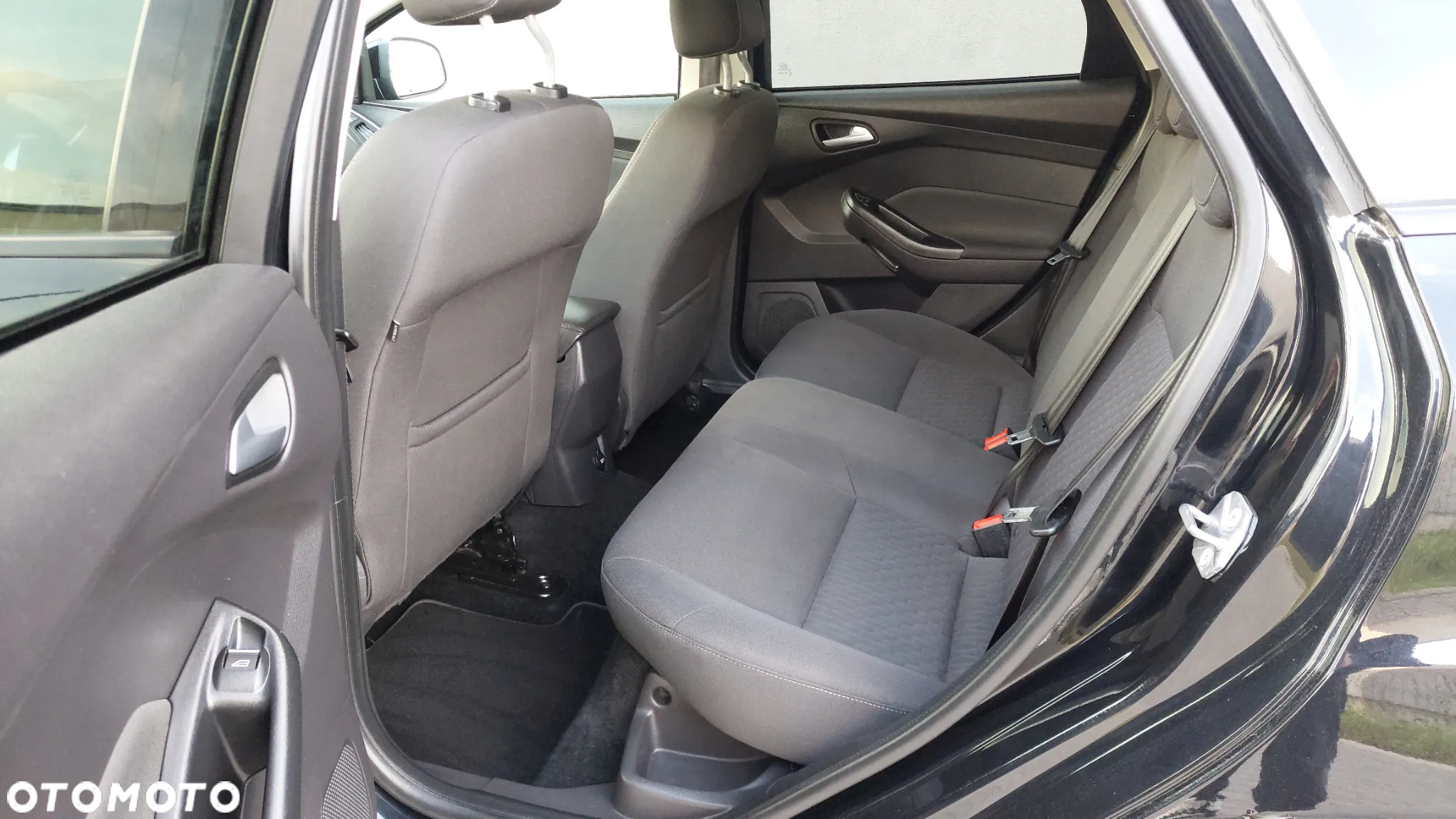 Ford Focus Turnier 2.0 TDCi DPF SYNC Edition - 12