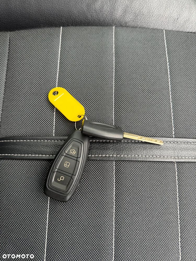 Ford Kuga 2.0 TDCi 4x4 Titanium - 17