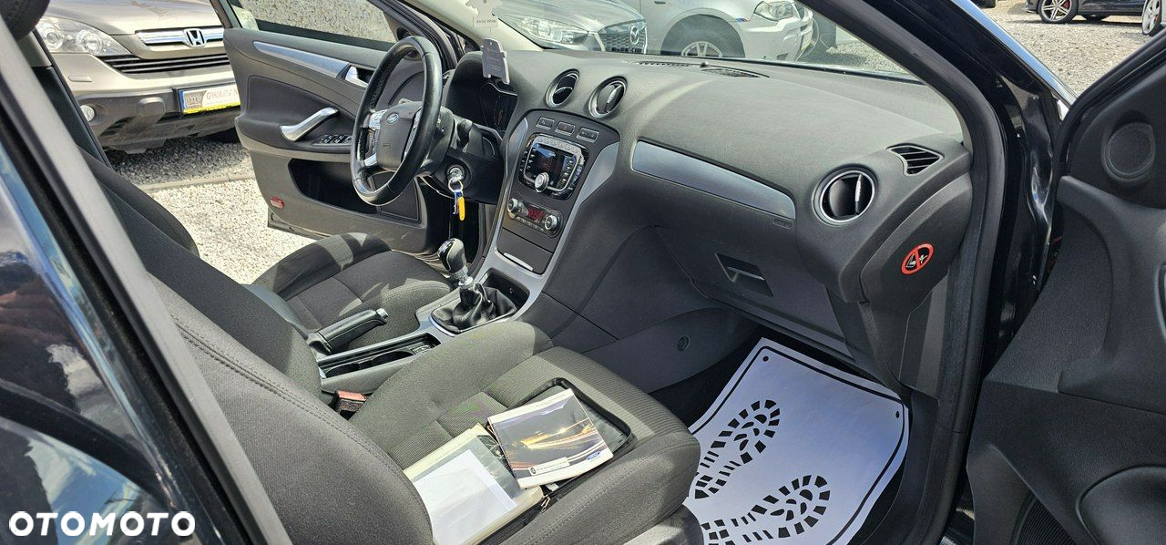 Ford Mondeo - 18