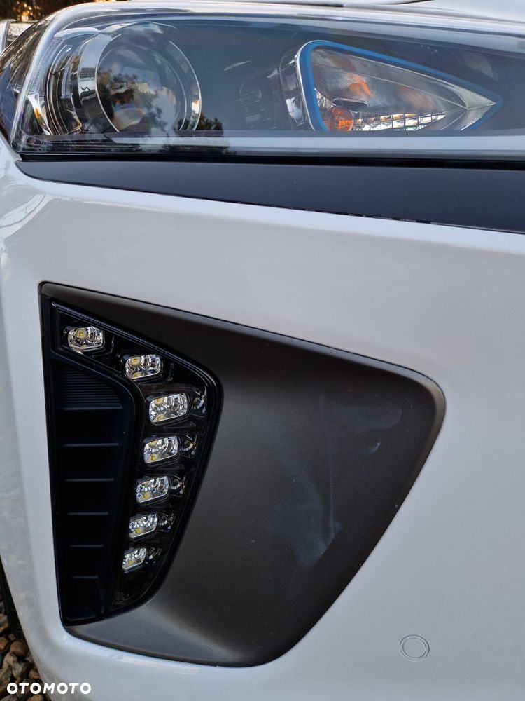 Hyundai IONIQ - 36
