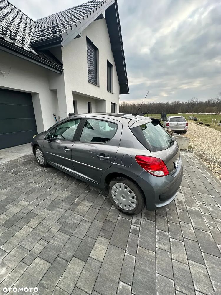Peugeot 207 - 9
