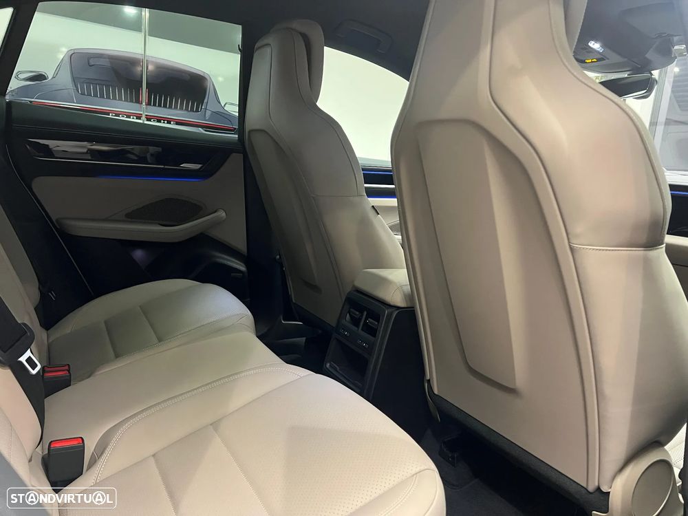 Porsche Macan Electric 4 - 39