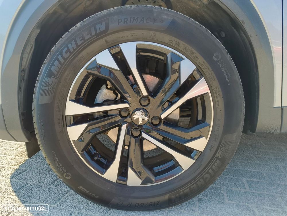 Peugeot 2008 1.2 PureTech Allure - 8