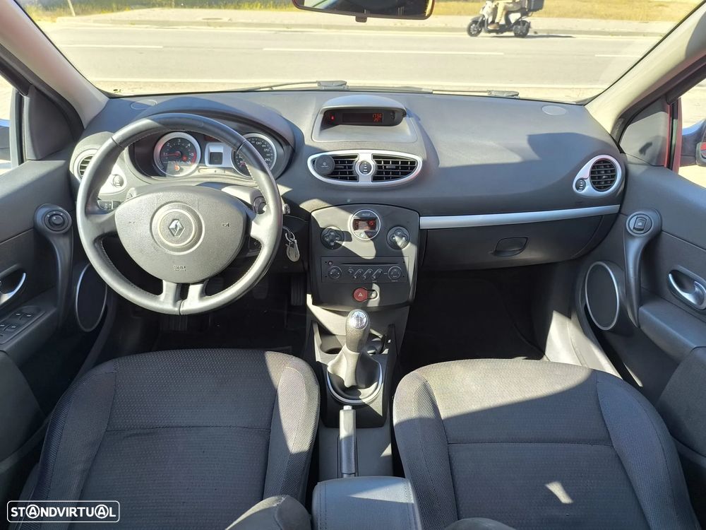 Renault Clio 1.5 dCi Dynamique Luxe - 28