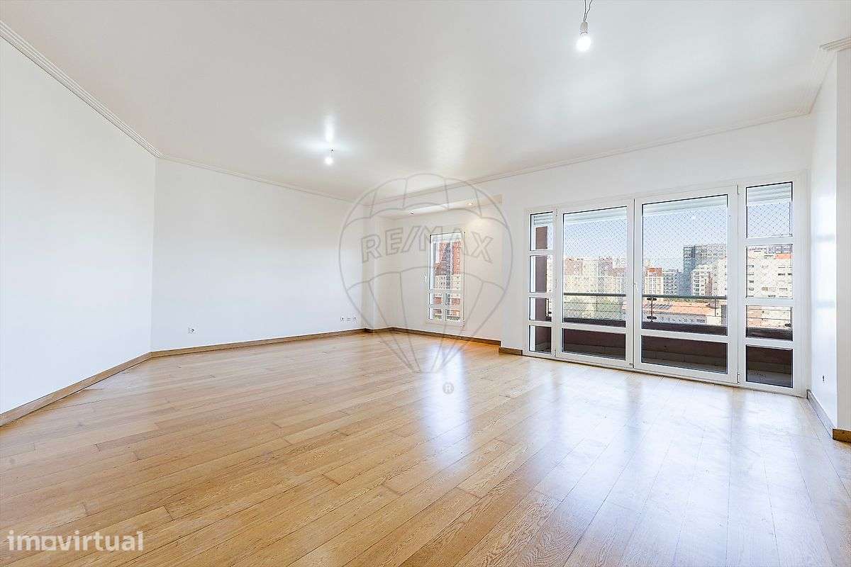 Apartamento T4 para arrendamento - Grande imagem: 2/32
