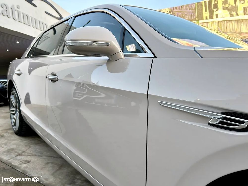 Bentley Continental Flying Spur - 44