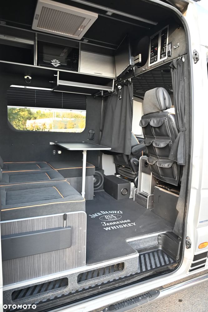 Mercedes-Benz Sprinter - 17