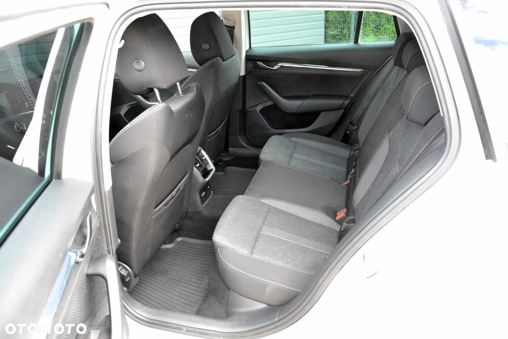 Skoda Octavia 2.0 TDI SCR Style DSG - 37