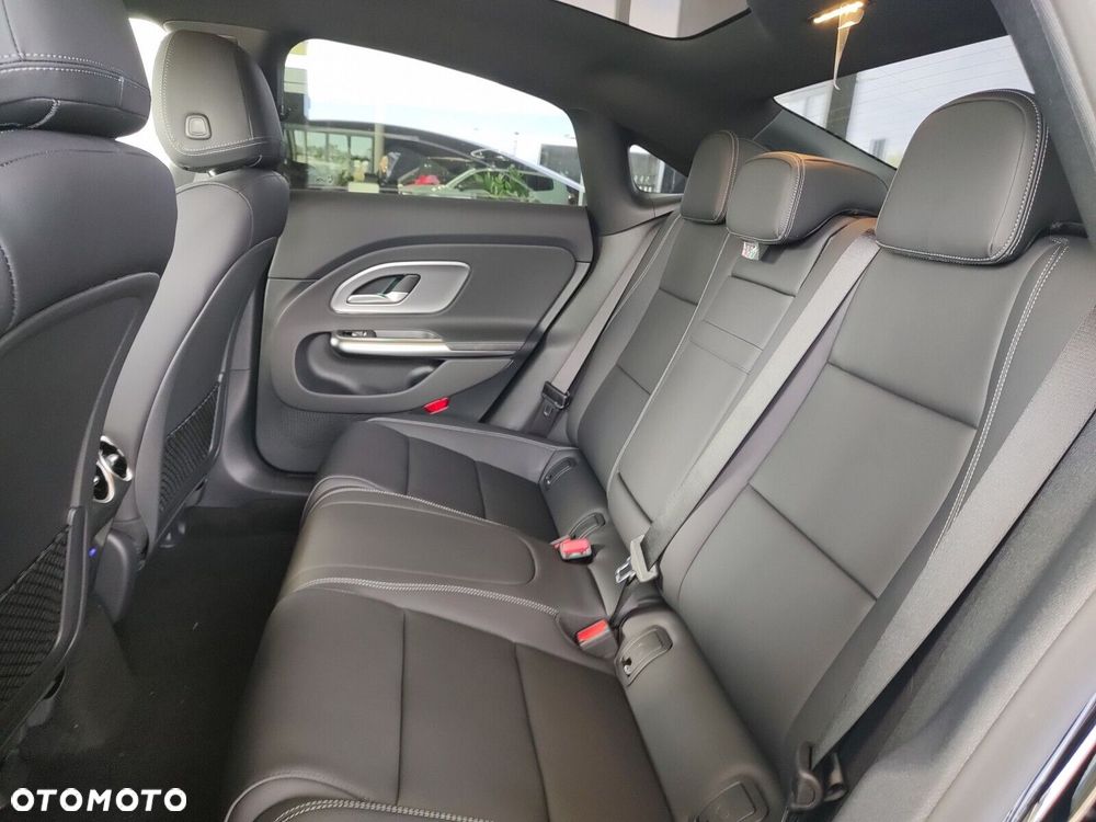 Mercedes-Benz CLA - 13