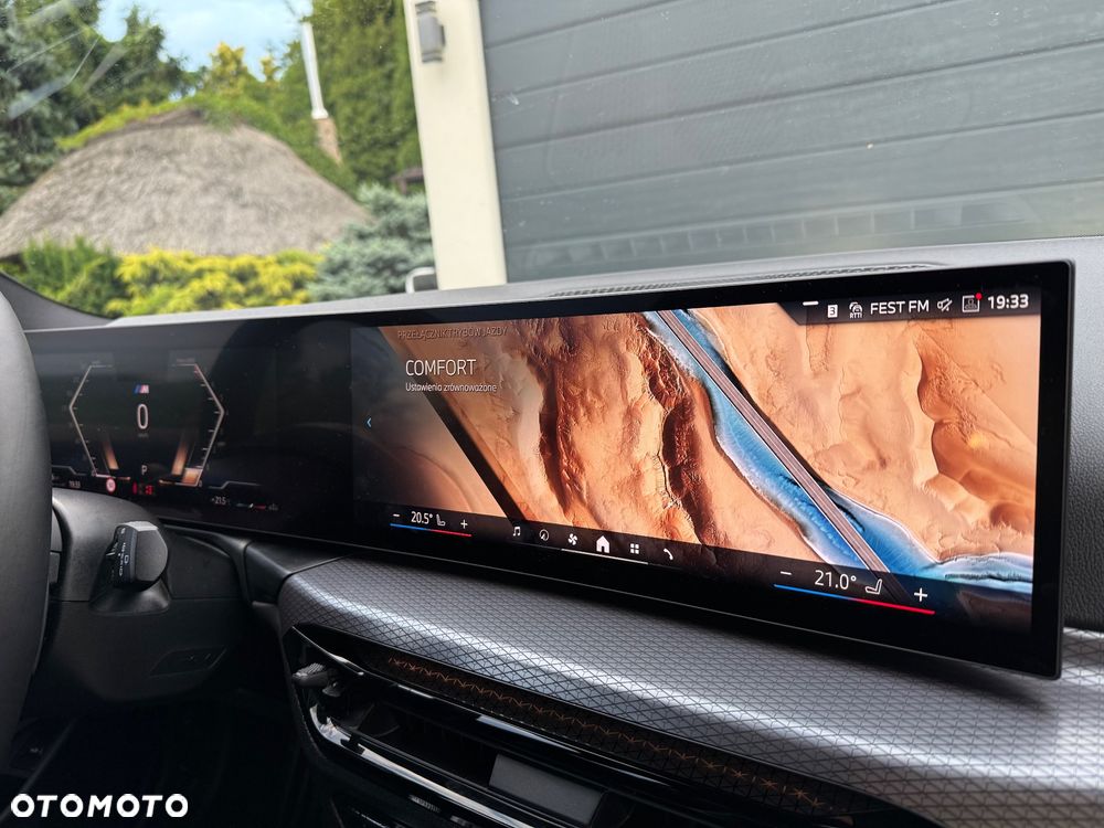 BMW Seria 3 330i xDrive M Sport - 33