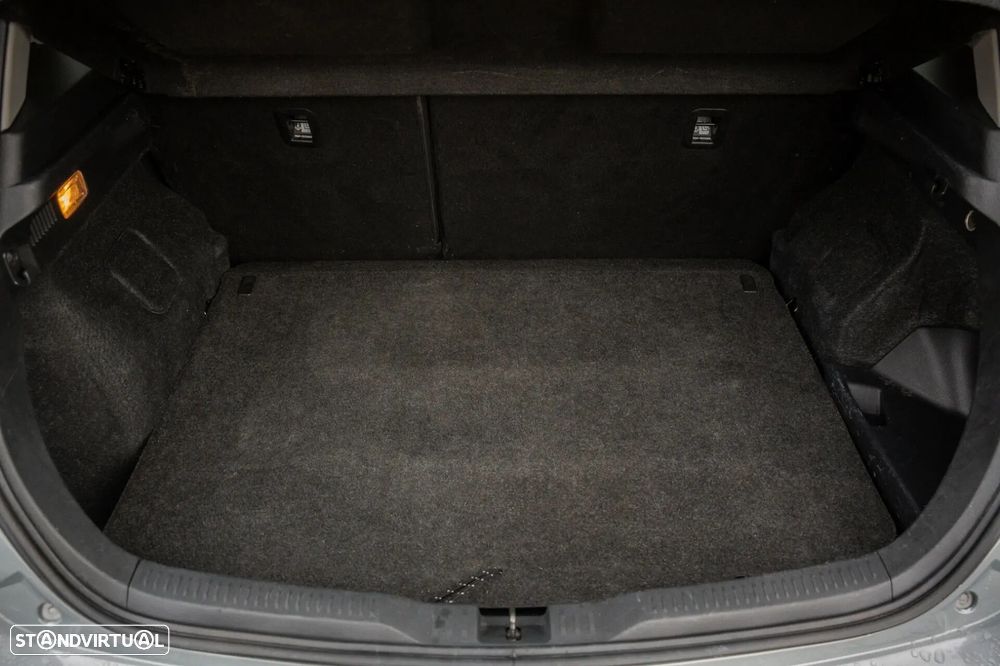 Toyota Auris 1.8 HSD Active - 17