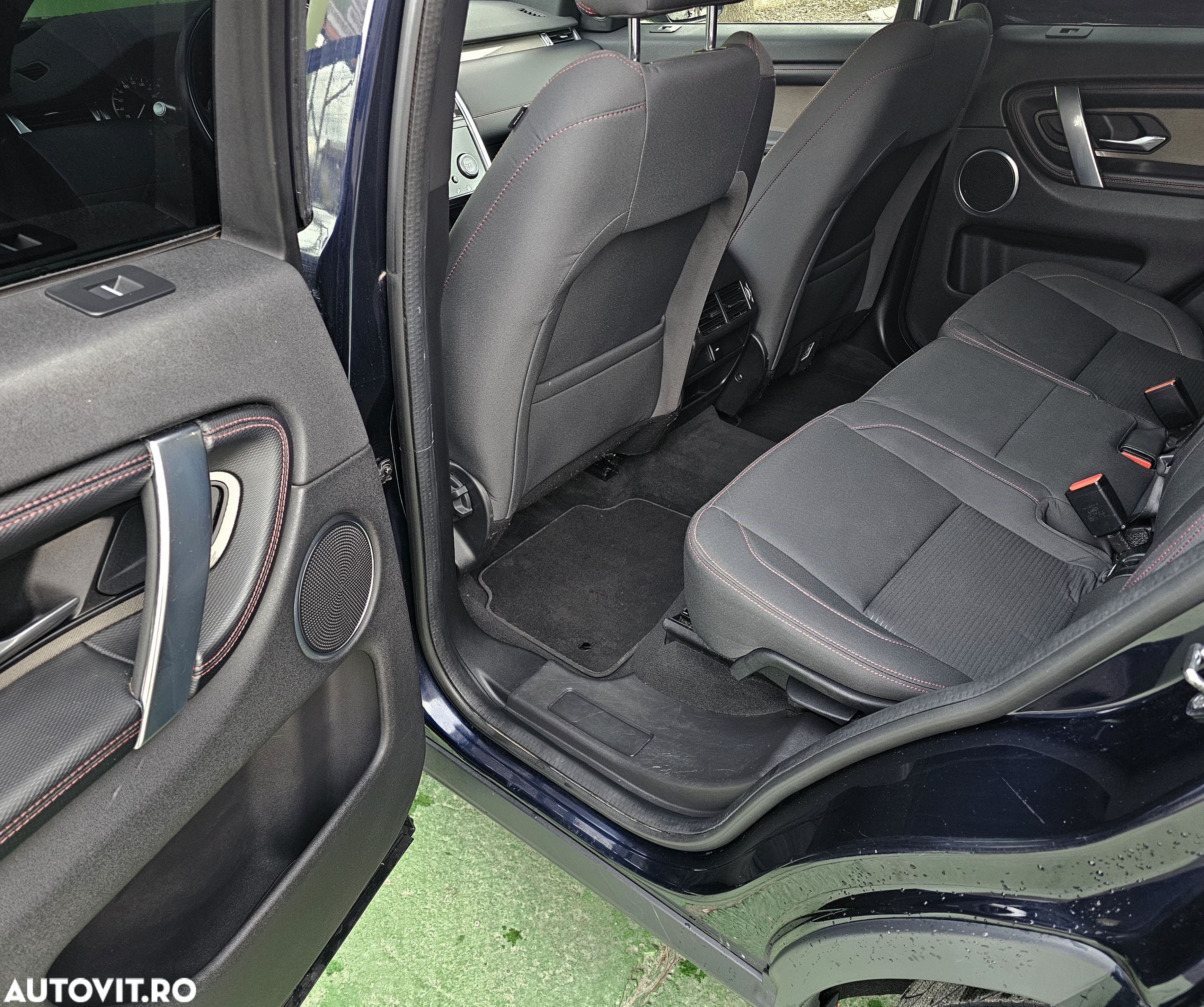 Land Rover Discovery Sport - 12