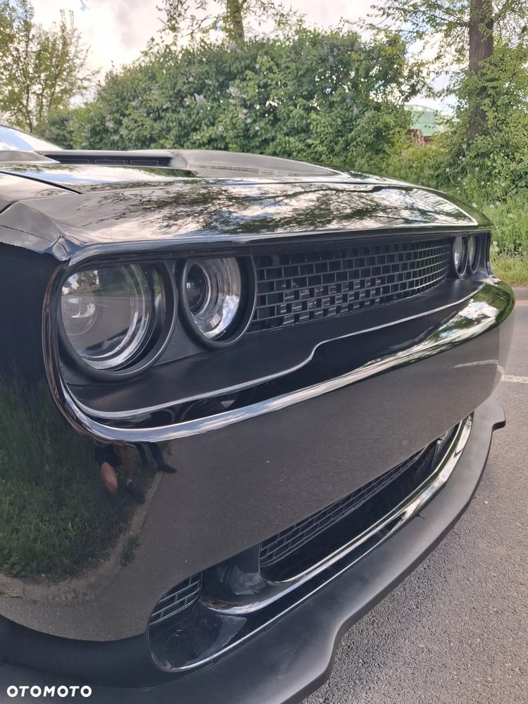 Dodge Challenger - 10