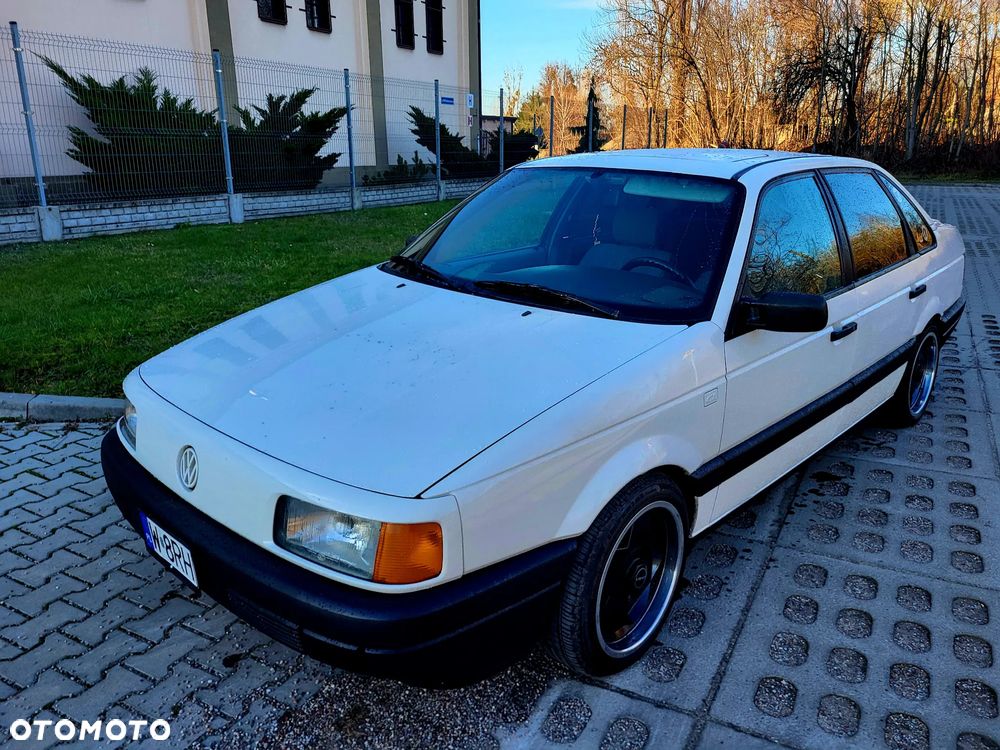 Volkswagen Passat 1.8 CL - 9