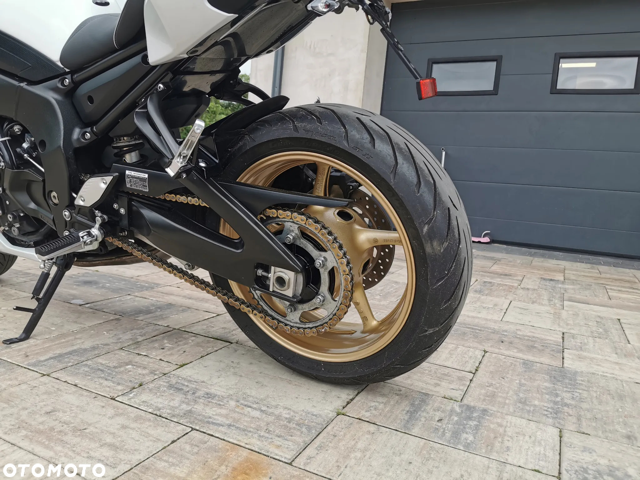 Yamaha FZ8 - 7