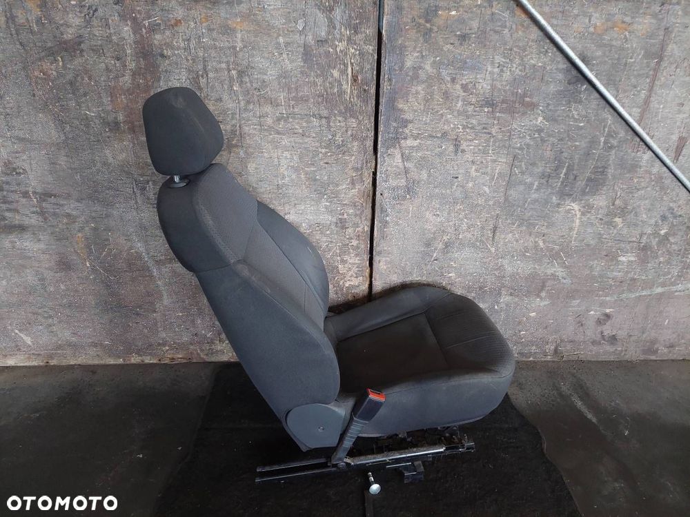 FOTEL LEWY PRZÓD KIEROWCY OPEL VECTRA C - 2