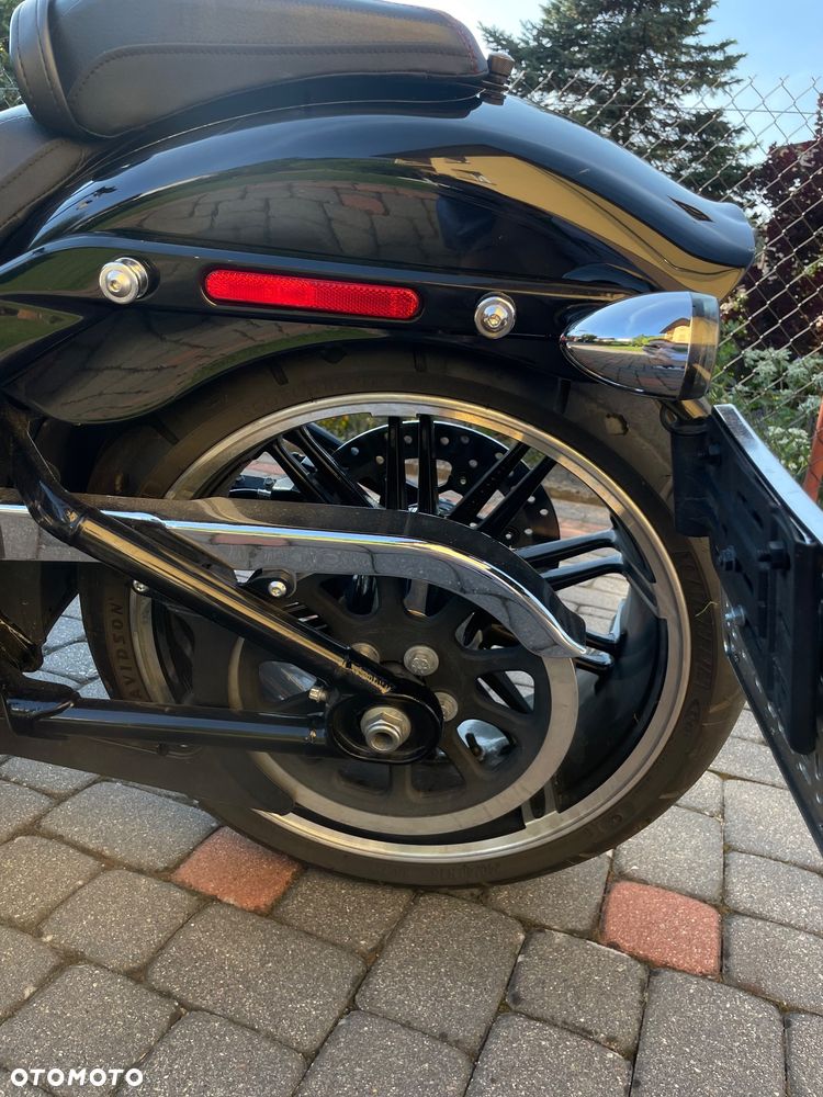 Harley-Davidson FXSB Breakout - 16
