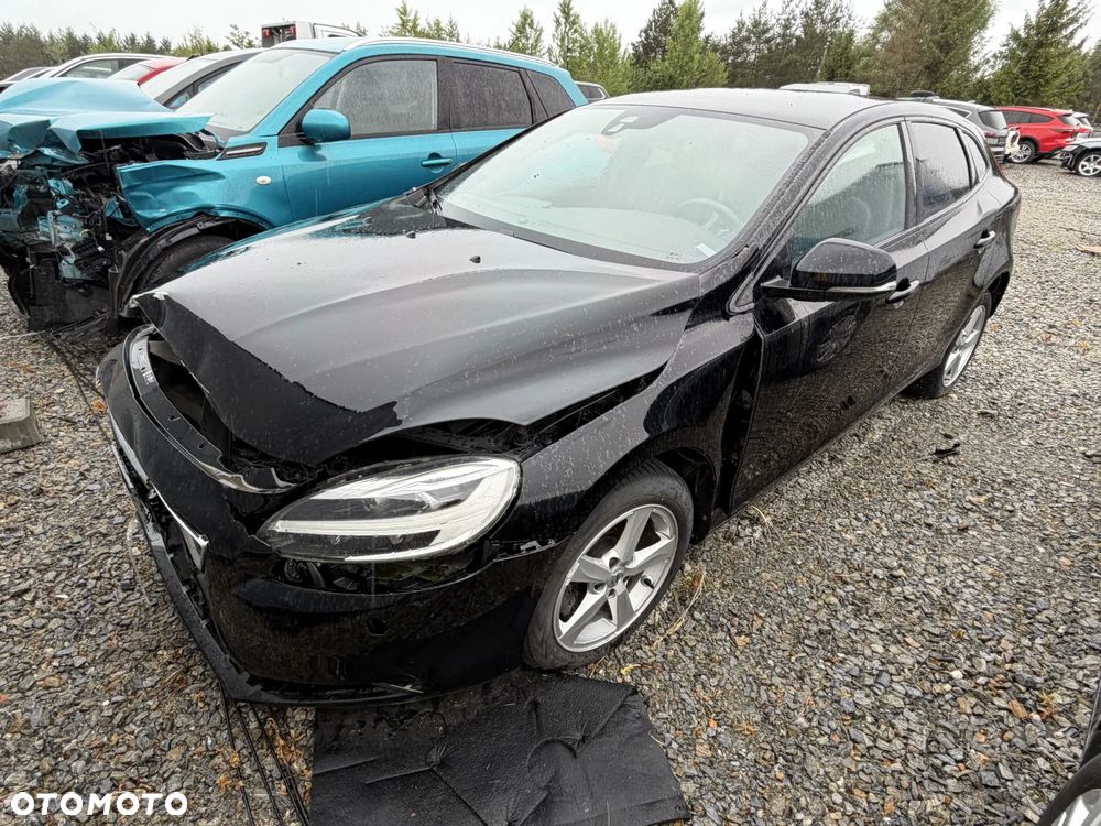 Volvo V40 T2 Momentum - 21