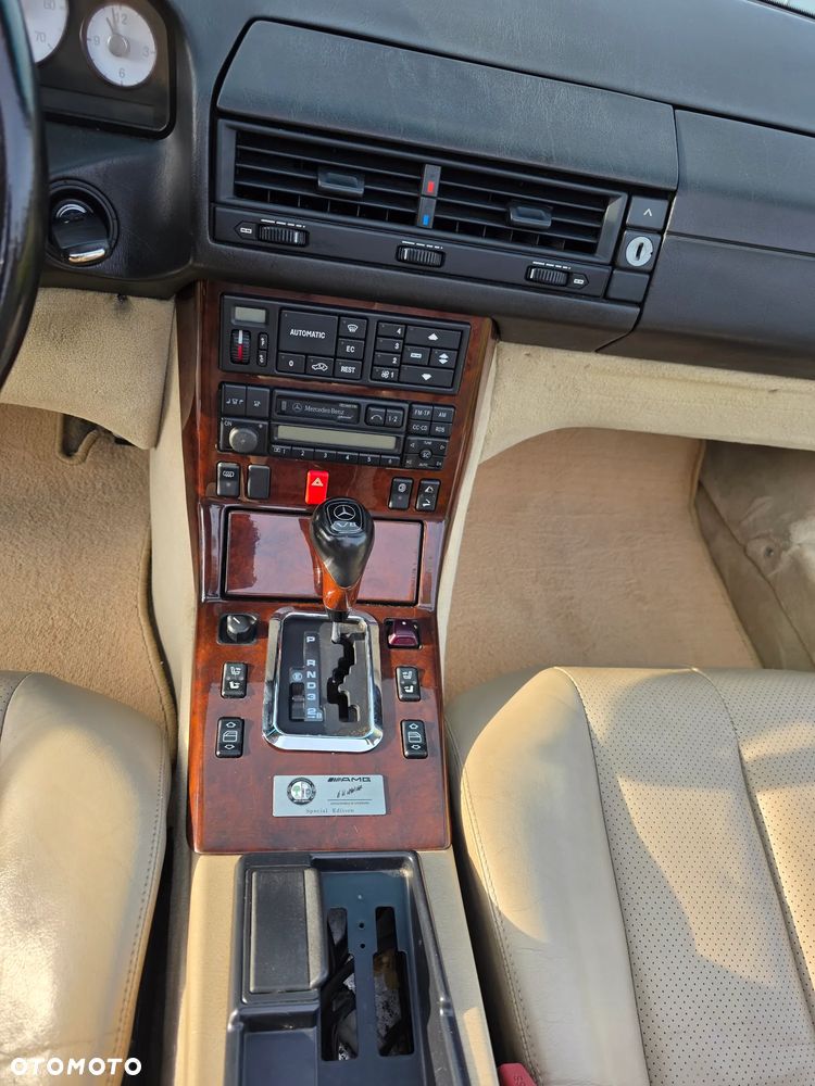 Mercedes-Benz SL - 25