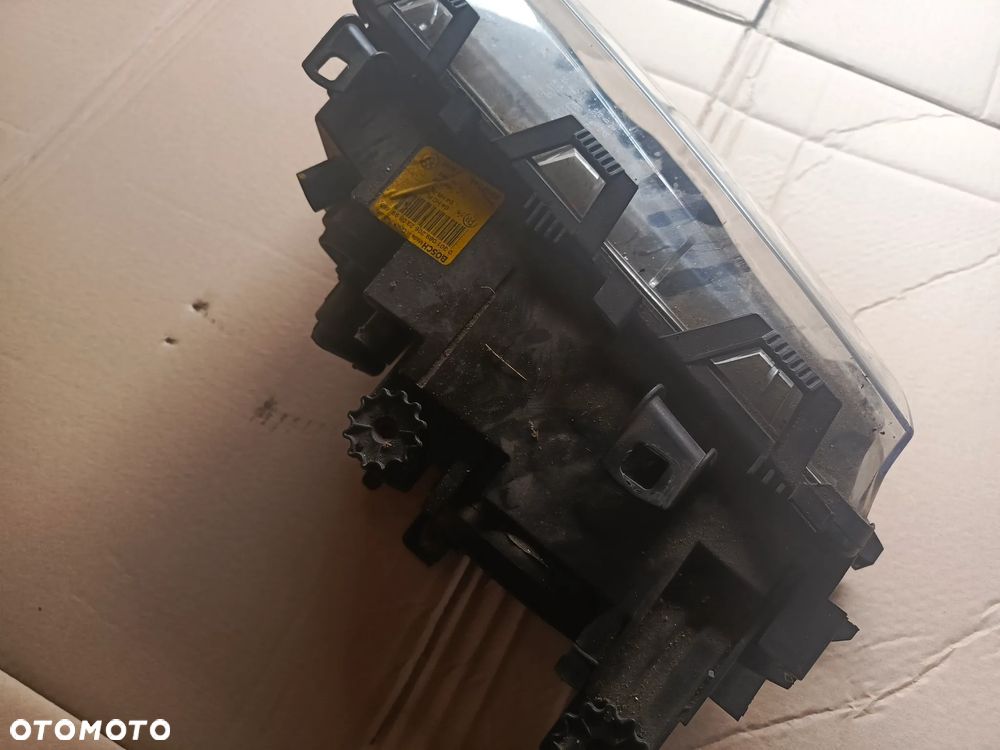 LAMPA PRZEDNIA PRAWA BMW E46 - 2
