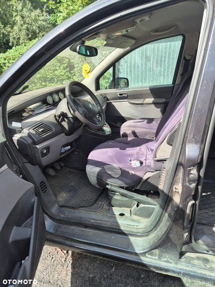 Peugeot 807 2.2 ST - 2