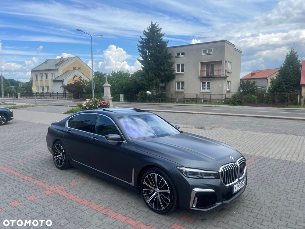 BMW Seria 7 745e - 20