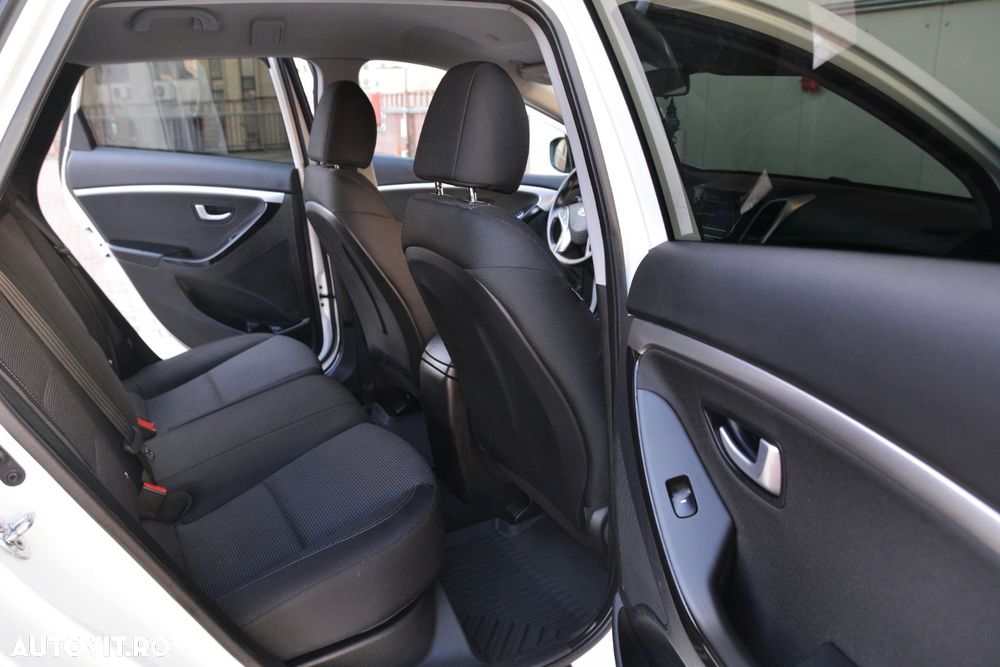 Hyundai i30 1.6 CRDI Intro Edition - 19