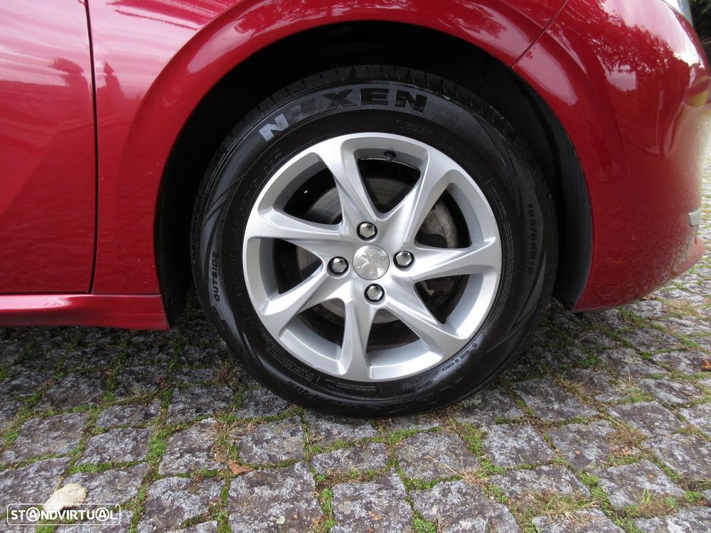 Peugeot 208 1.2 VTi SE Style - 14