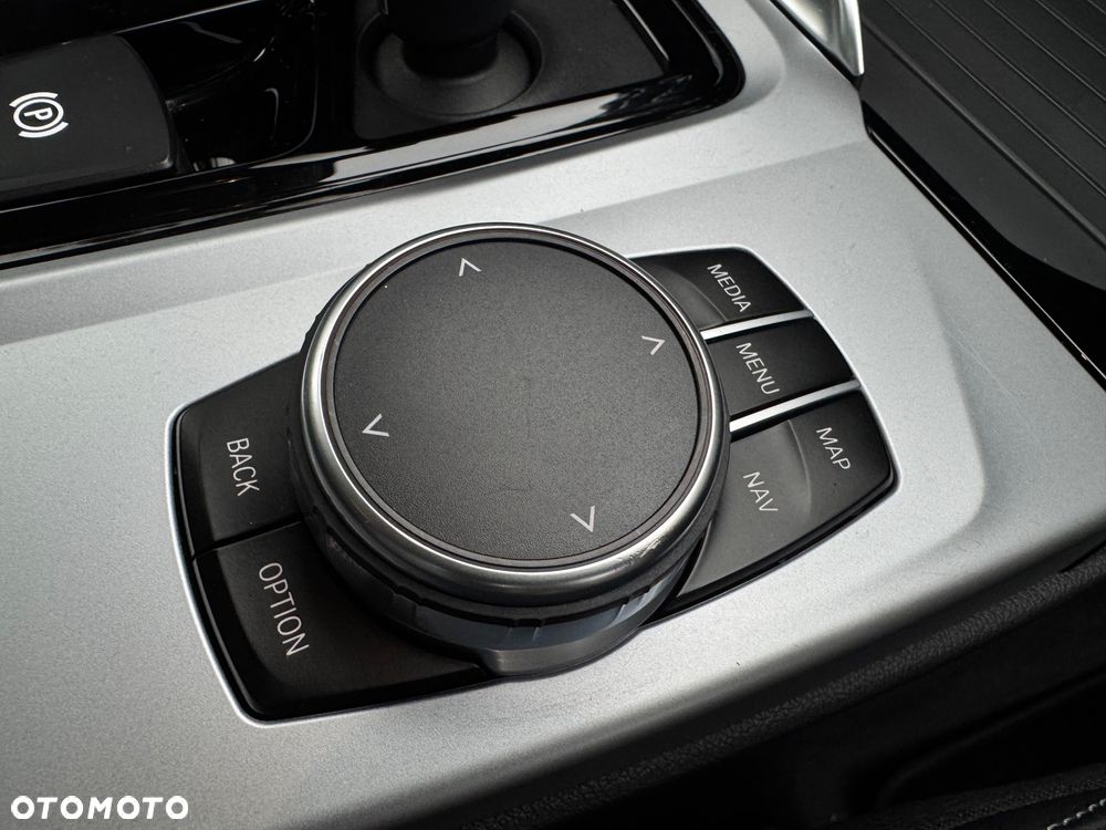 BMW X3 sDrive18d Advantage - 25